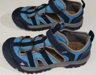 Sandalias senderismo niño Quechua talla 33 de segunda mano por 10 EUR en  Azuqueca de Henares en WALLAPOP
