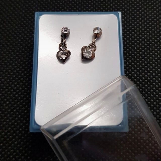 orecchini con brillantini cuoricino