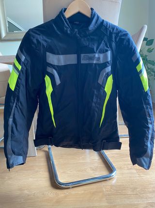 Chaqueta cordura mujer de segunda mano por 50 EUR en Lugar Nuevo de La  Corona en WALLAPOP