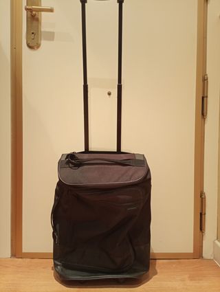 Maleta para cabina. Decathlon de segunda mano por 10 EUR en Madrid en  WALLAPOP