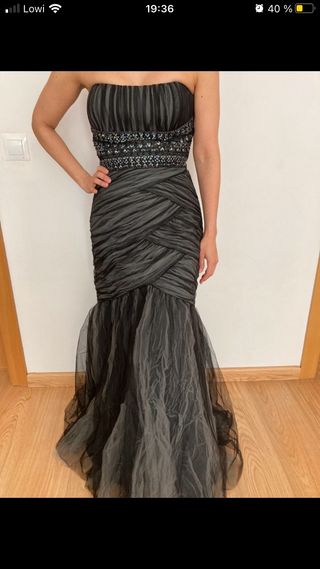 Vestido fiesta de segunda mano por 80 EUR en Santa Coloma de Gramenet en  WALLAPOP