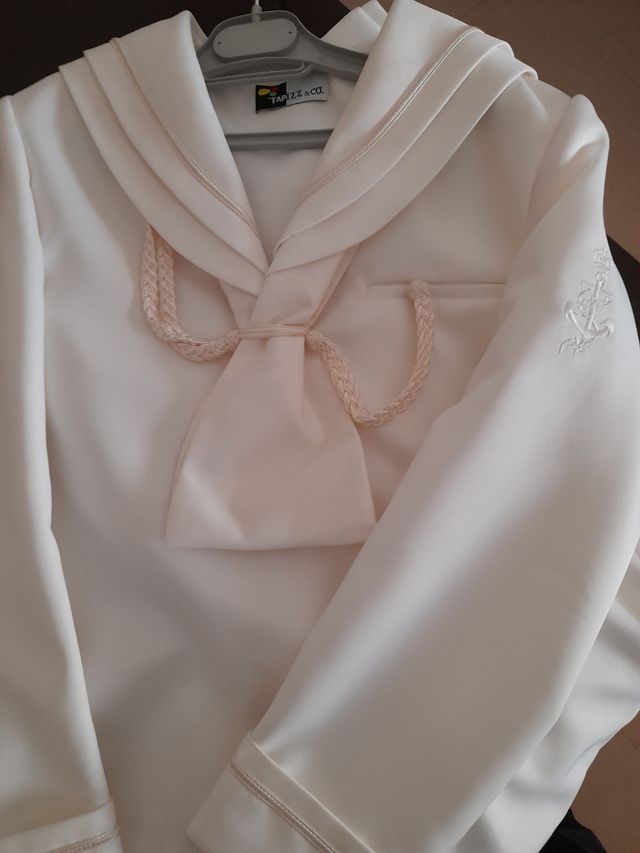 traje de comunion de niño color crema.impecable