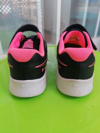 Zapatillas NIKE STAR RUNNER 2.0 N°32 de segunda mano por 10 EUR en Córdoba  en WALLAPOP