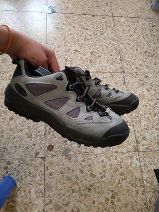 Zapatillas Salomon de segunda mano por 20 EUR en Cuenca en WALLAPOP