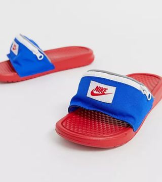 Chanclas Nike Benassi 41 de segunda mano por 25 EUR en Barcelona en WALLAPOP