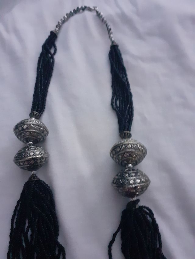 collar negro abalorios
