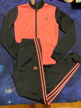 Chándal Adidas niña talla 13- 14 años de segunda mano por 16 EUR en Madrid  en WALLAPOP