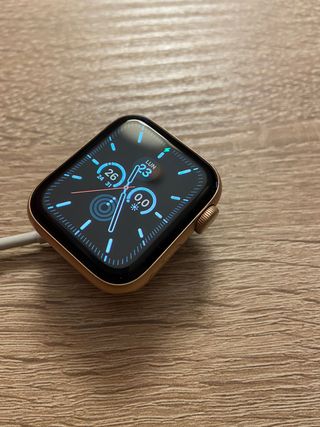 Apple watch rosa 5 40mm de segunda mano por 170 EUR en Madrid en WALLAPOP