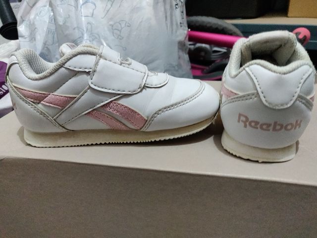 bambas Reebok num 24 color blanco y rosa poco usad