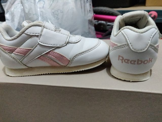 bambas Reebok num 24 color blanco y rosa poco usad