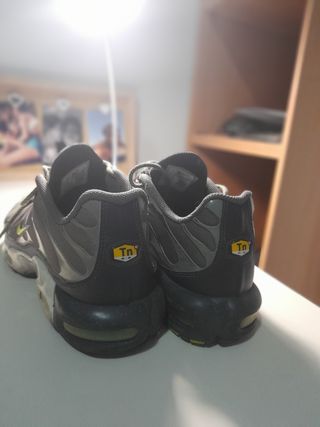 Nike Air Max Plus SE x 3M de segunda mano por 100 EUR en Mairena del  Aljarafe en WALLAPOP
