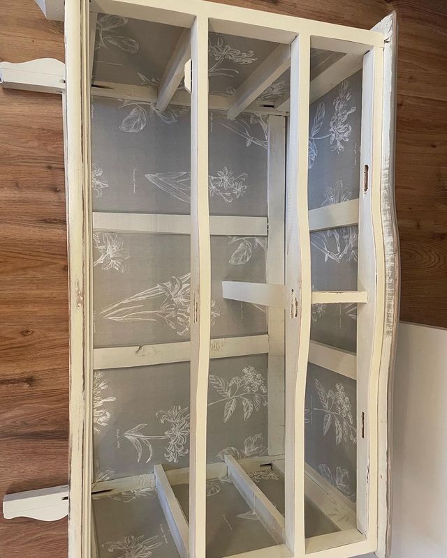 Cómoda restaurada totalmente