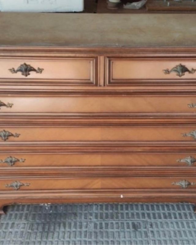 Cómoda y mesilla restauradas por encargo