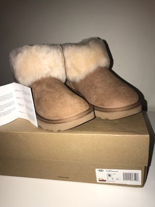 Botas bajas Ugg 37 auténticas y a estrenar de segunda mano por 90 EUR en  Monforte de Lemos en WALLAPOP