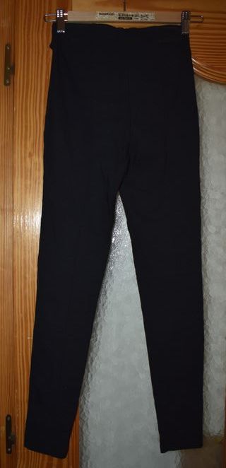 Pantalon negro mujer Bershka S de segunda mano por 3 EUR en Palma de  Mallorca en WALLAPOP