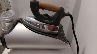 Centro de planchado Bosch sensixx B25L de segunda mano por 65 EUR en Arenys  de Mar en WALLAPOP