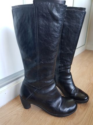 Botas altas mujer Camper 37 de segunda mano por 35 EUR en Madrid en WALLAPOP