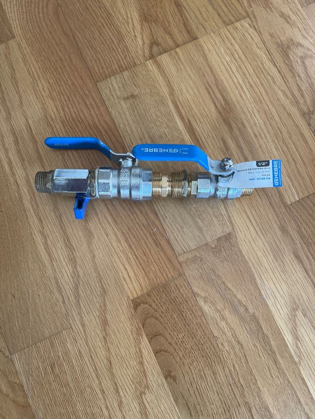 Válvulas esfera y Latiguillos (4 unidades)