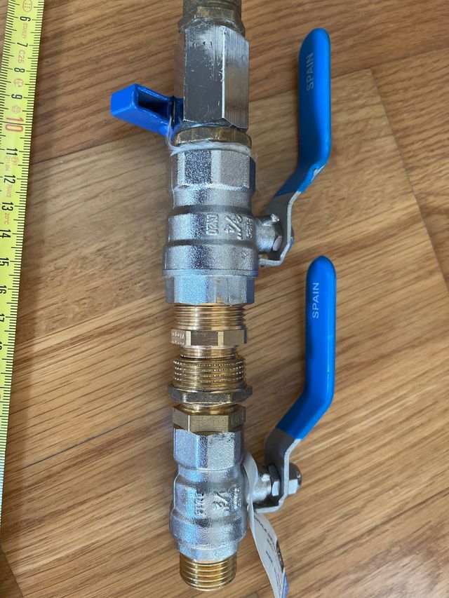 Válvulas esfera y Latiguillos (4 unidades)