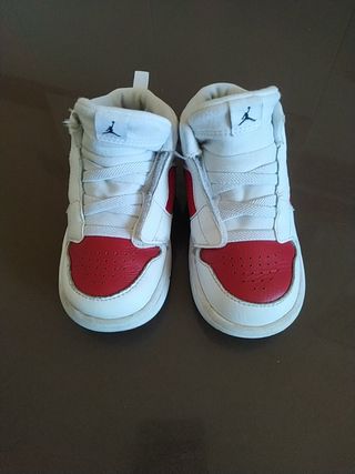 Nike Jordan talla 25. de segunda mano por 10 EUR en Burgos en WALLAPOP