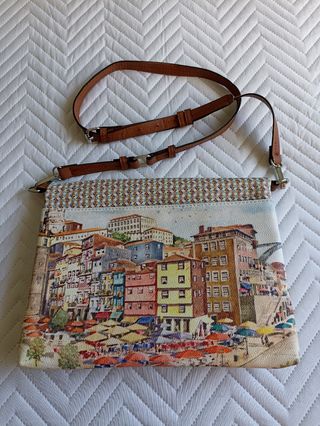 Bolso Parfois reversible. de segunda mano por 10 EUR en Mairena del  Aljarafe en WALLAPOP