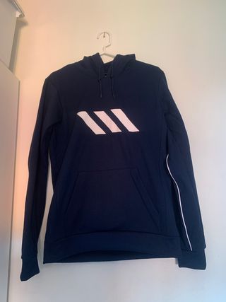 Sudadera Adidas Basketball Club de segunda mano por 15 EUR en Pamplona en  WALLAPOP