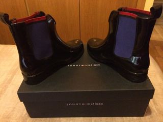 Botas de agua Tommy Hilfiger de segunda mano en WALLAPOP