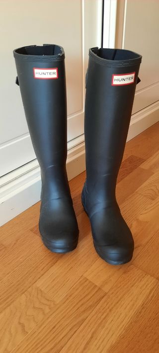 Botas de agua Hunter talla 37 negras de segunda mano por 40 EUR en Madrid  en WALLAPOP