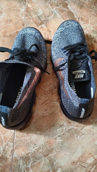 Calzado , playeras Nike vapormax de segunda mano por 40 EUR en Las Palmas  de Gran Canaria en WALLAPOP