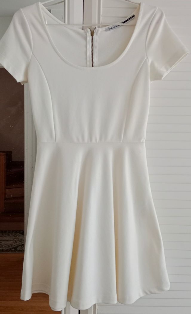 Vestido blanco corto Stradivarius