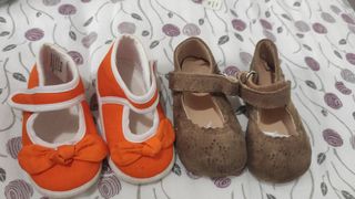Sandalias bebé piel muy blandita marrón sin suela de segunda mano por 3 EUR  en Barcelona en WALLAPOP