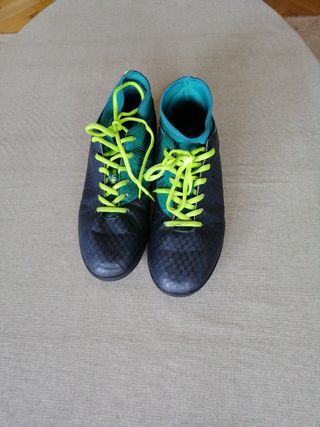 Zapatillas fútbol sala, talla 42 de segunda mano por 8 EUR en Madrid en  WALLAPOP