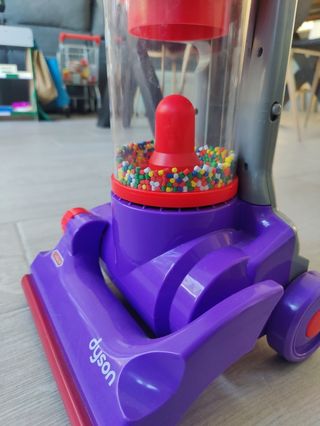 Aspirador dyson juguete de segunda mano por 8 EUR en Rivas-Vaciamadrid en  WALLAPOP