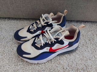 Zapatillas Nike Air 70 React de segunda mano por 40 EUR en La Palma de  Cervelló en WALLAPOP