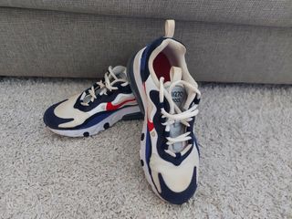 Zapatillas Nike Air 70 React de segunda mano por 40 EUR en La Palma de  Cervelló en WALLAPOP