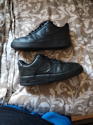 Air force 1 negras verdaderas de segunda mano por 65 EUR en Calella en  WALLAPOP