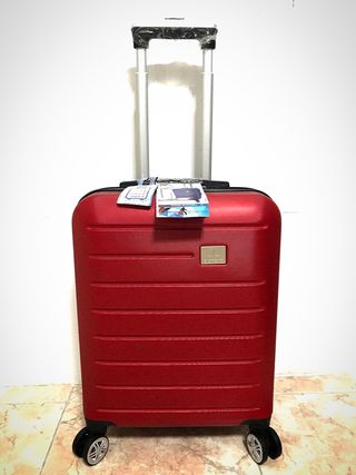 Maleta ( nueva ) de segunda mano por 30 EUR en Madrid en WALLAPOP
