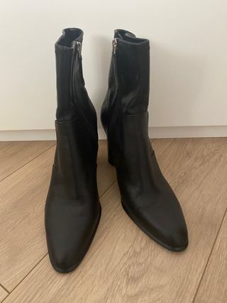 Botines Zara con cremallera de segunda mano en WALLAPOP