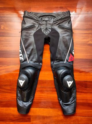 Pantalon DAINESE DELTA PRO C2 Negro de segunda mano por 150 EUR en Carandia  en WALLAPOP