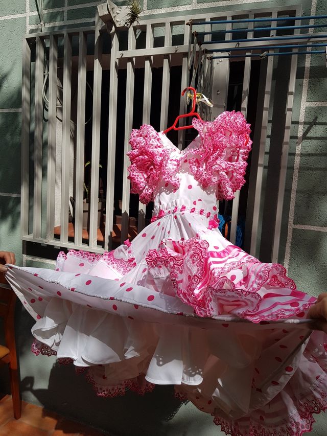Traje de flamenca niña talla 4