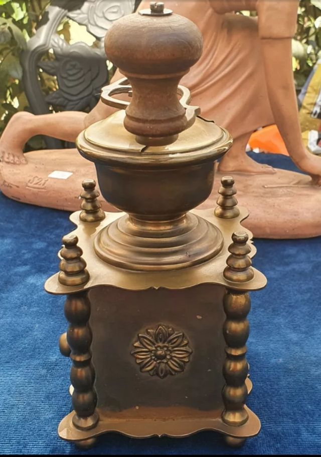 MACININO DA CAFFÈ IN BRONZO ANTICO IMPERO PALACE