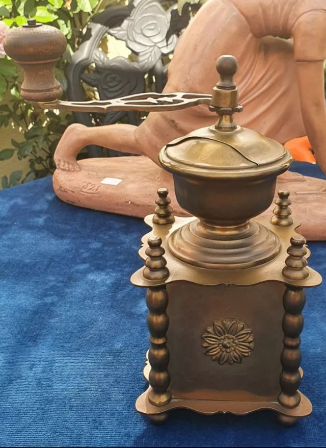 MACININO DA CAFFÈ IN BRONZO ANTICO IMPERO PALACE