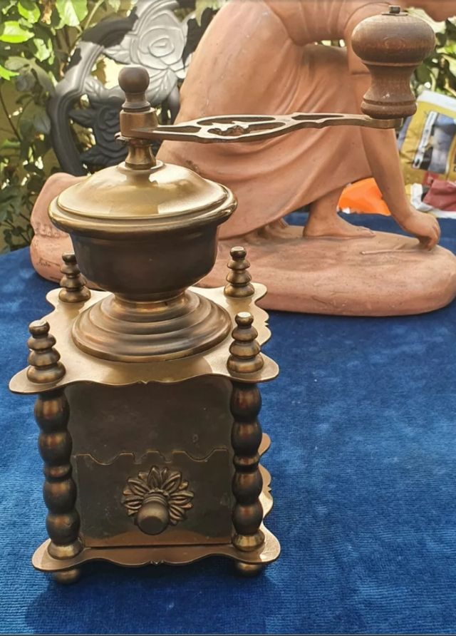 MACININO DA CAFFÈ IN BRONZO ANTICO IMPERO PALACE