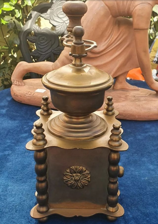 MACININO DA CAFFÈ IN BRONZO ANTICO IMPERO PALACE