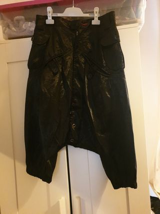 Pantalones bombachos Desigual de segunda mano por 15 EUR en Barcelona en  WALLAPOP