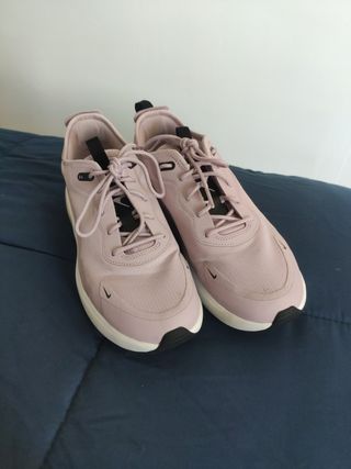 Nike Air Max chica rosa pálido de segunda mano por 22 EUR en Ciudad Real en  WALLAPOP