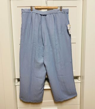 Pantalones Kiabi (Talla 50) de segunda mano por 15 EUR en Valdefuentes en  WALLAPOP
