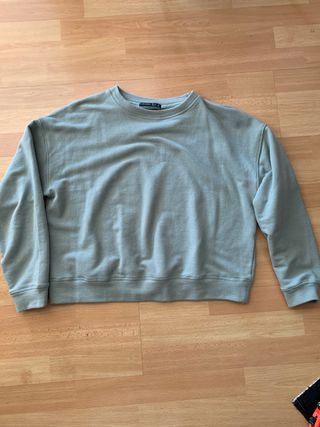 Sudadera mujer. Color verde. Marca Oysho de segunda mano por 8 EUR en  Burgos en WALLAPOP
