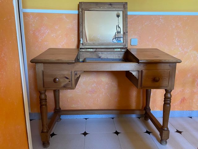 Tavolo, scrivania, toletta