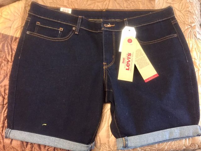 Pantalón corto mujer de Levis talla 32